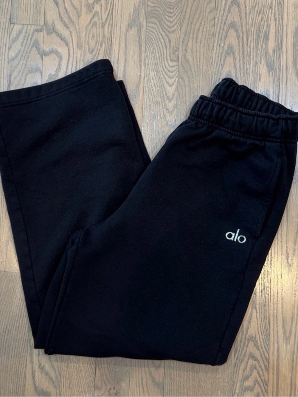ALO Yoga Accolade Straight Leg Sweatpant